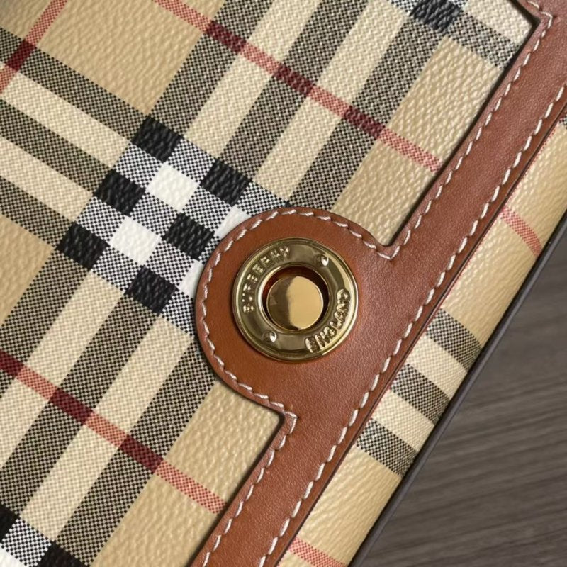 Burberry Cross Body Bag BG0525010
