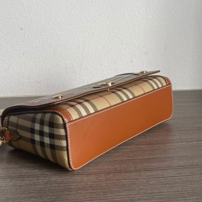 Burberry Cross Body Bag BG0525010
