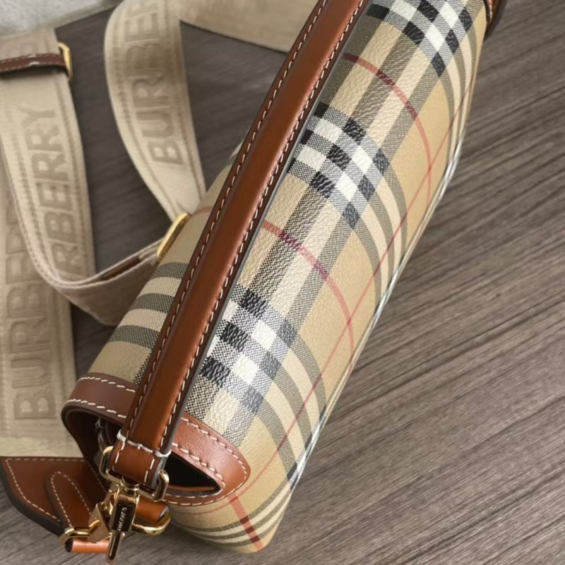 Burberry Cross Body Bag BG0525010