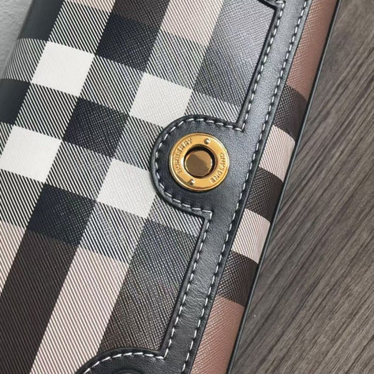 Burberry Cross Body Bag BG0525011