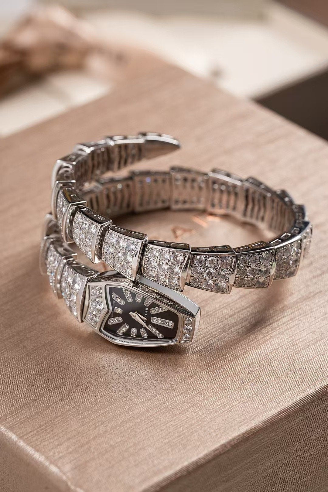 Bvlgari Serpenti Seduttori Series Wrist Watch WTJN25017