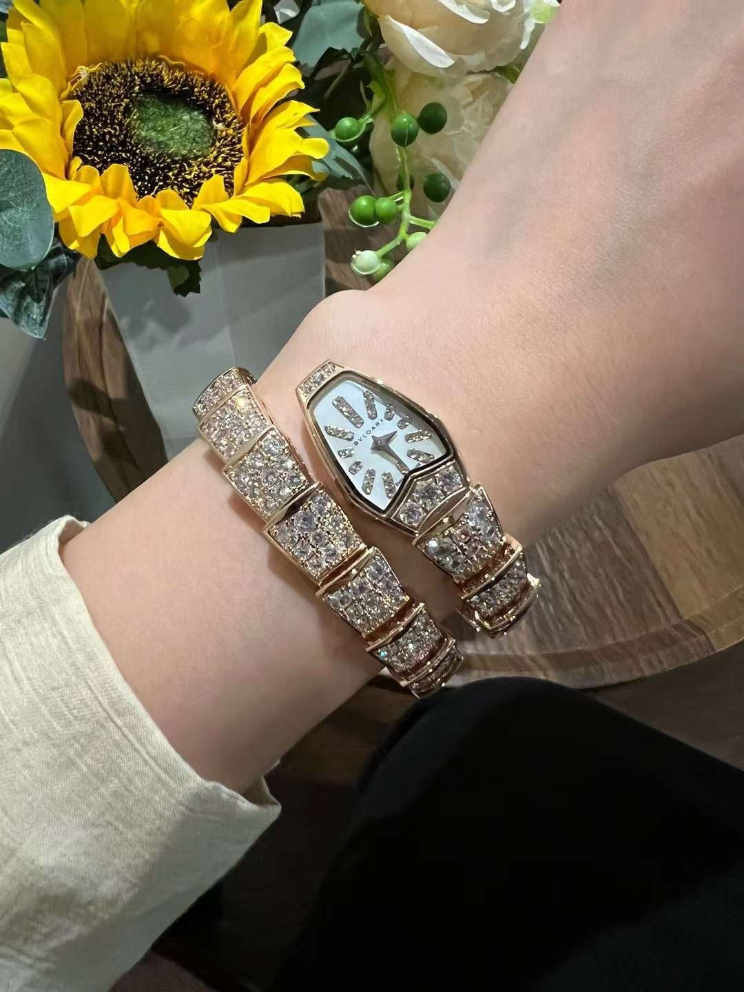 Bvlgari Serpenti Spig Series Wrist Watch WAT02081