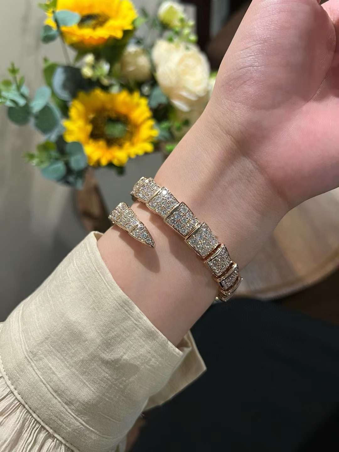 Bvlgari Serpenti Spig Series Wrist Watch WAT02081