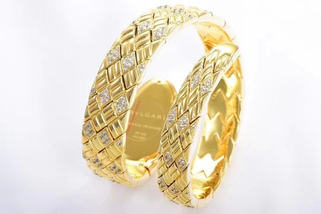 Bvlgari Serpenti Spigne Series Wrist Watch WTJN25008