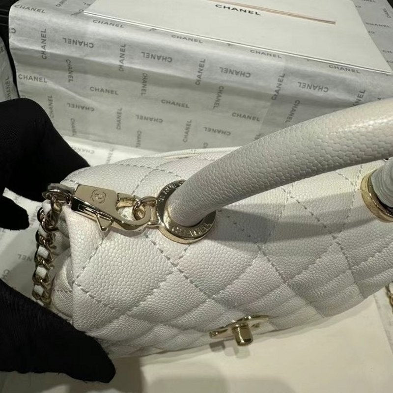 Chanel Coco Handle Bag BG0525038