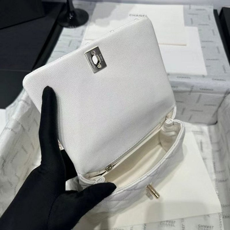 Chanel Coco Handle Bag BG0525038