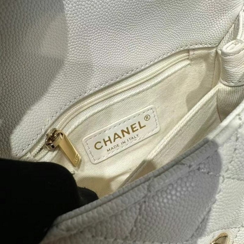 Chanel Coco Handle Bag BG0525038