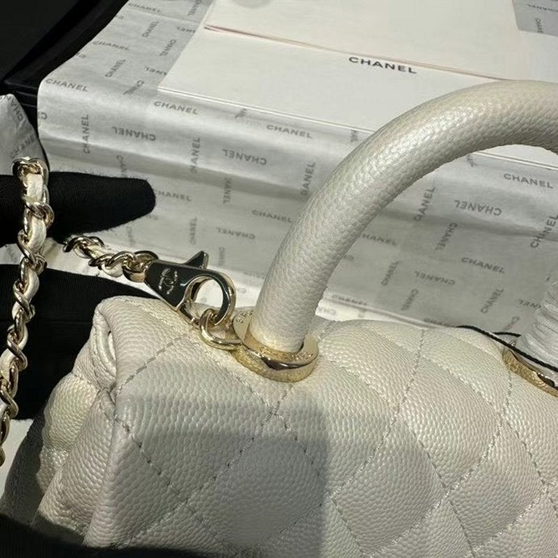Chanel Coco Handle Bag BG0525043