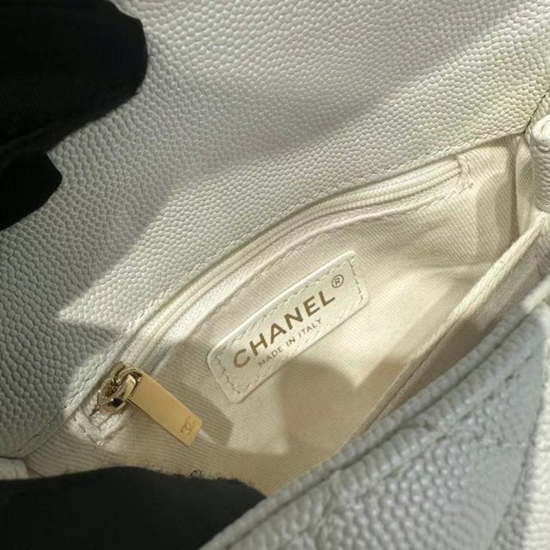 Chanel Coco Handle Bag BG0525043