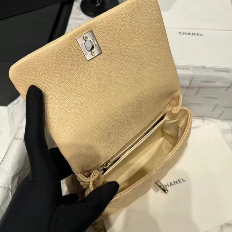 Chanel Coco Handle Bag BG0525044
