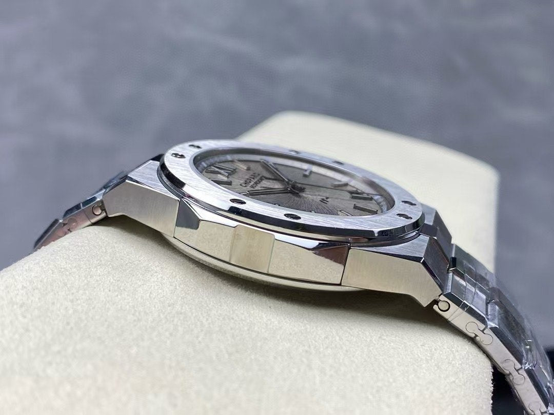 Chopard Alpine Eagle Snow Mountain Wrist Watch WTJN25131