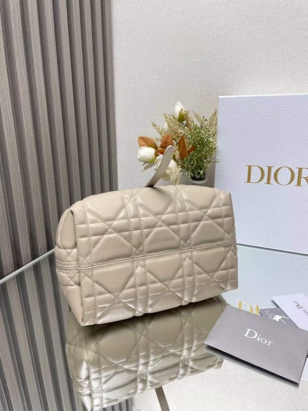 Dior Tojour Hand Bag BG02349