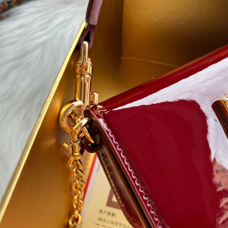 Dolce and Gabbana Hand Bag BG0525151