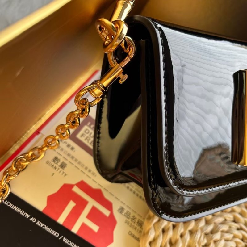 Dolce and Gabbana Hand Bag BG0525153
