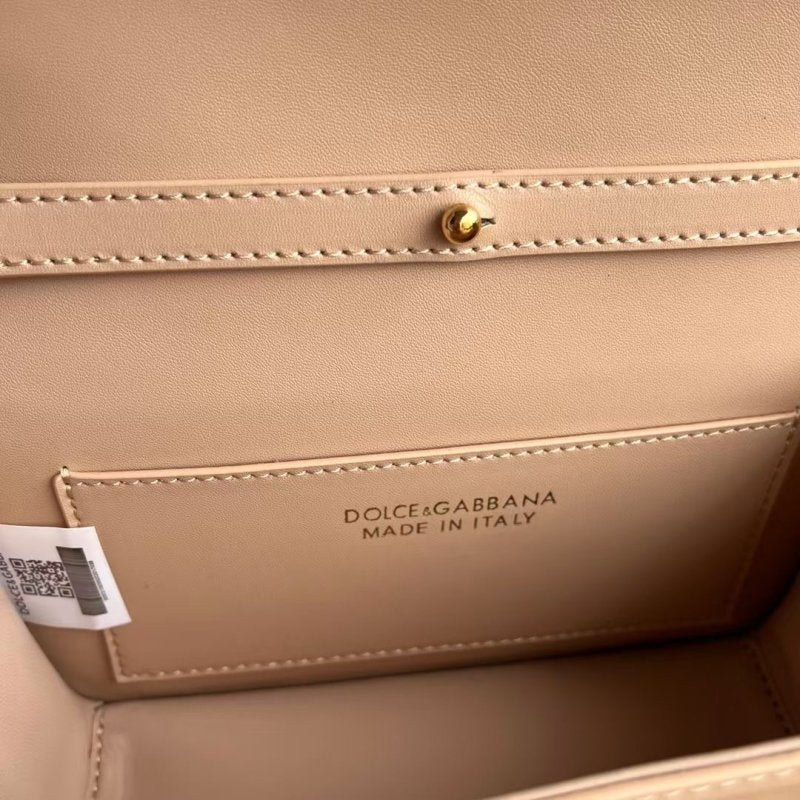 Dolce and Gabbana Hand Bag BG0525158