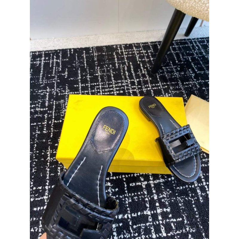 Fendi Flat Slippers SH011072