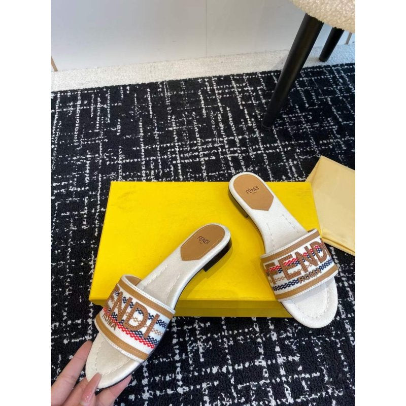 Fendi Flat Slippers SH011078