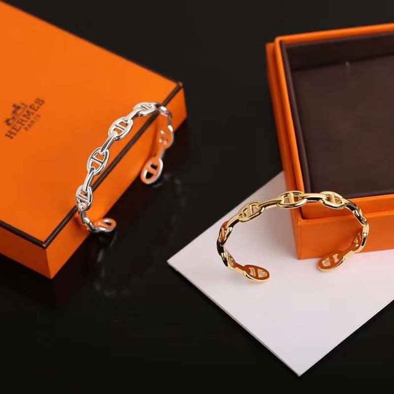 Farandole Pig Nose Open Bracelet JWLH0036