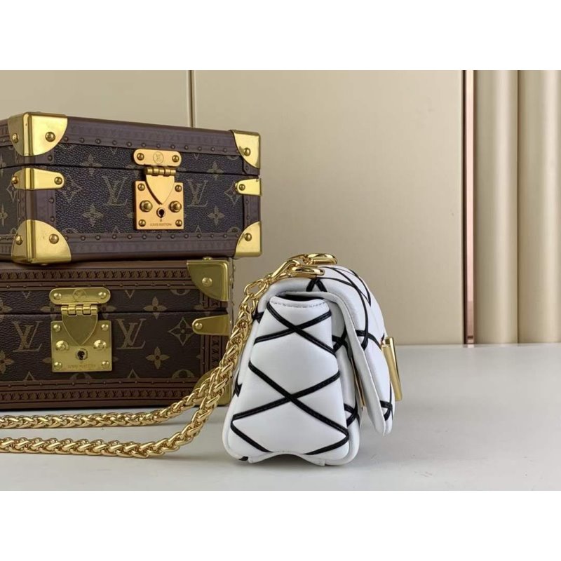 Louis Vuitton MM Malletage Leather Hand Bag BG00009