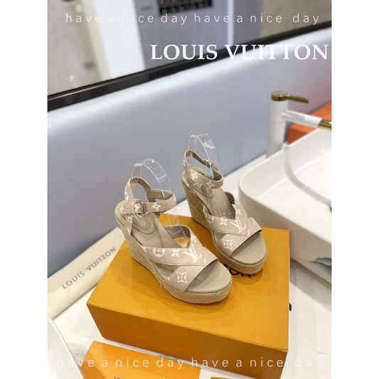 Louis Viutton Hollow Straw Wedge Sandals SH010389