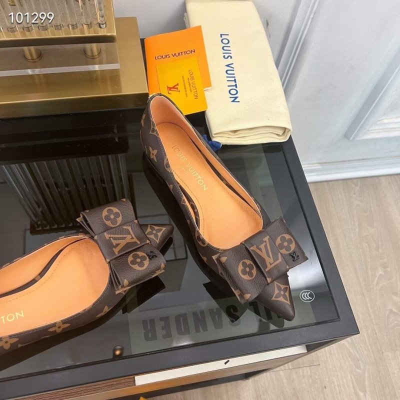 Louis Viutton Pointed Flat Shoes SH010441