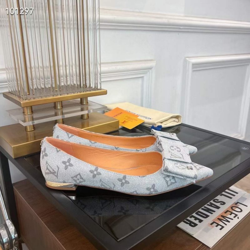 Louis Viutton Pointed Flat Shoes SH010442