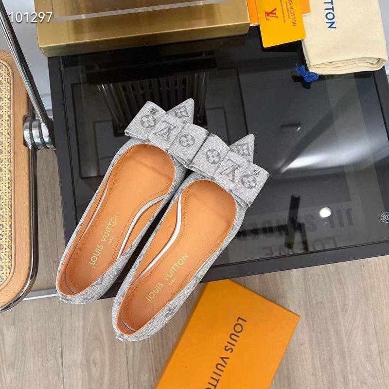 Louis Viutton Pointed Flat Shoes SH010442