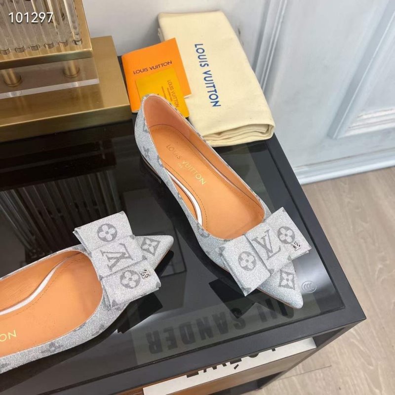 Louis Viutton Pointed Flat Shoes SH010442