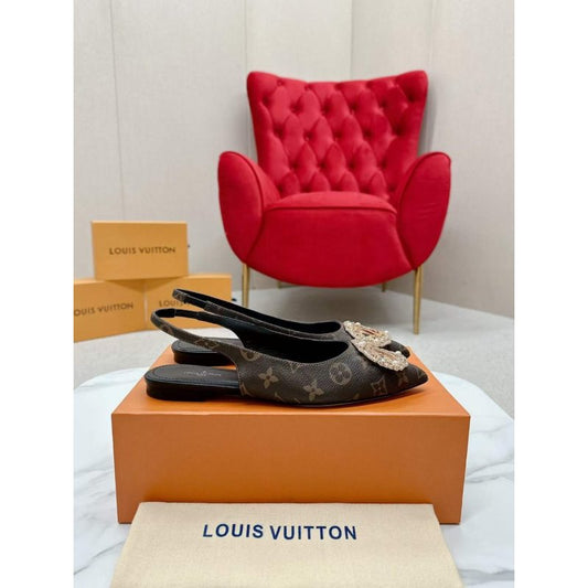 Louis Viutton Pointed Round Buckle Sandals SH010391