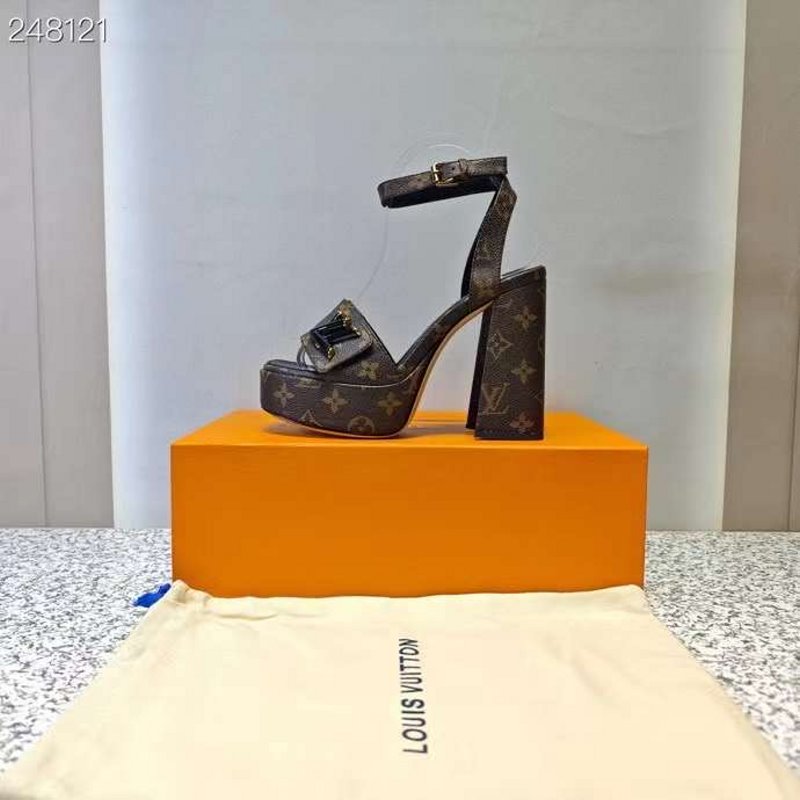 Louis Viutton Thick High Heeled Slippers SH010429
