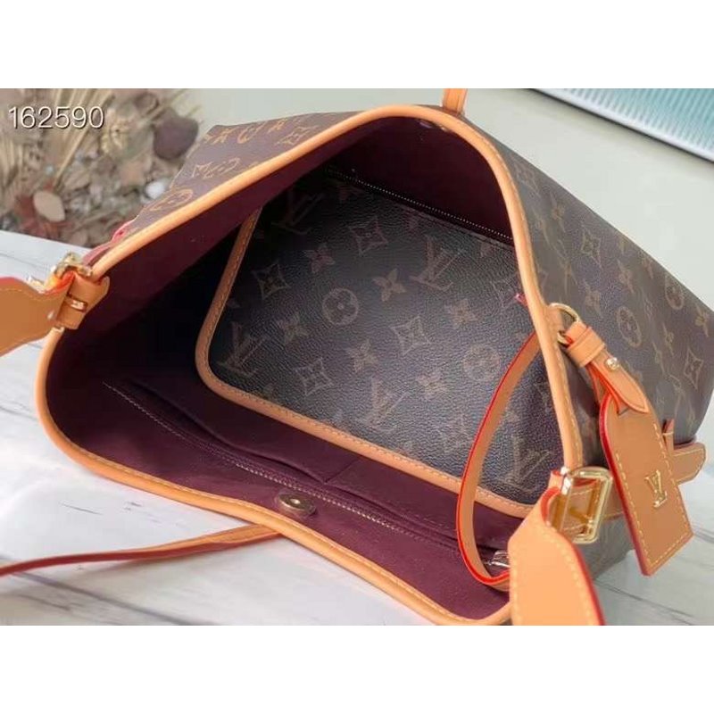 Louis Vuitton Carry All Bag BG02889