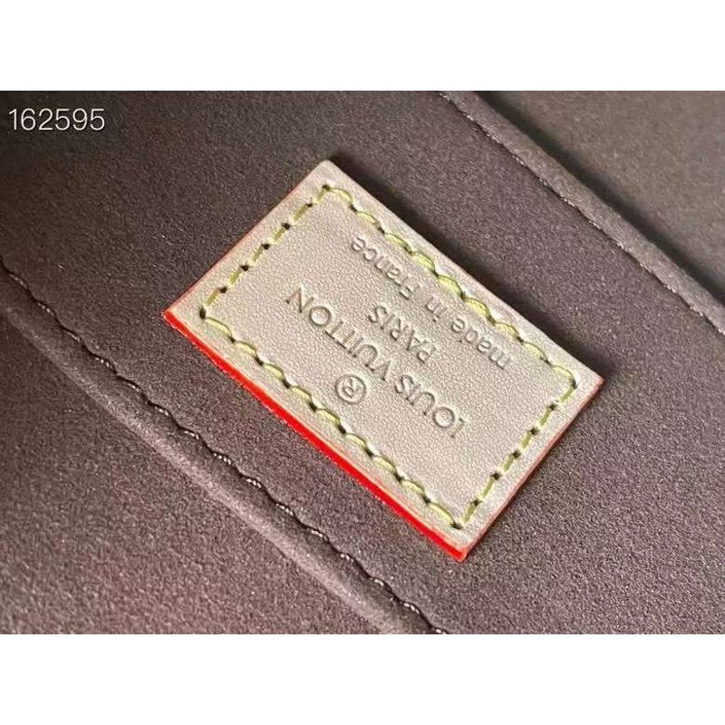 Louis Vuitton Cross Body Bag BG02892