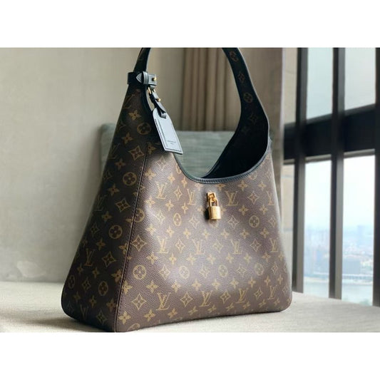 Louis Vuitton Hobo Bag BG0525094