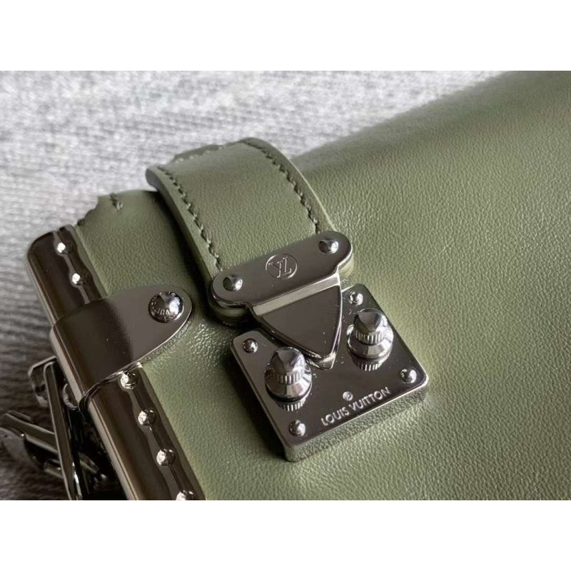 Slim Trunk Hand Bag BG03080
