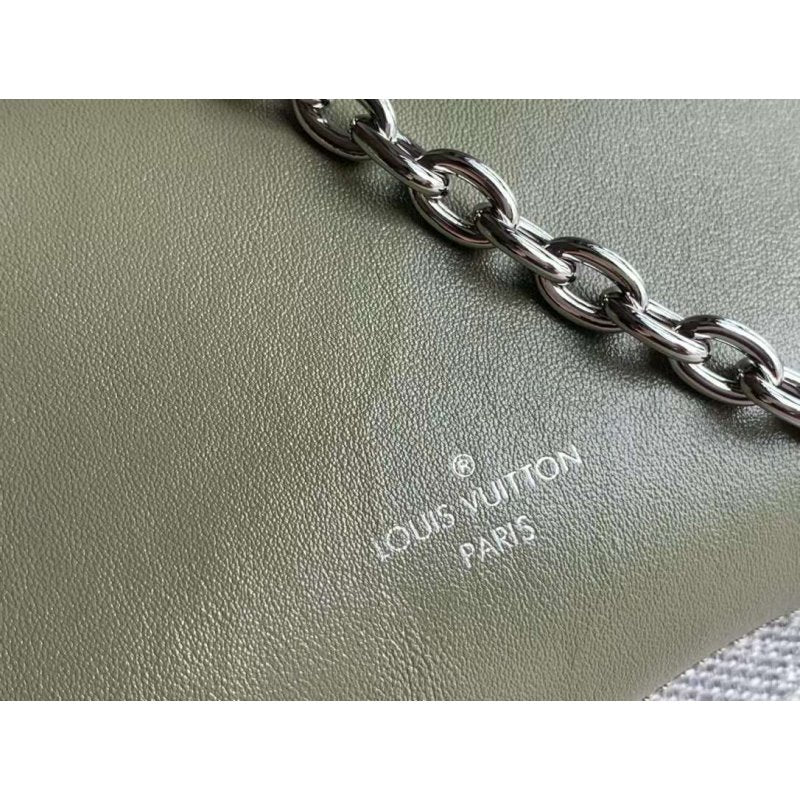 Slim Trunk Hand Bag BG03080