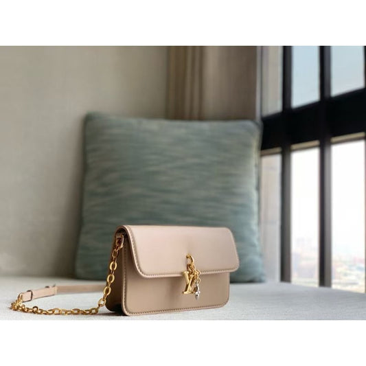 Louis Vuitton Wallet On Chain Bag BG0525087