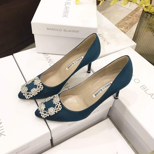 Manolo Blahnik Diamond Buckle Shoes SH010462