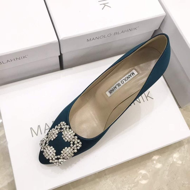 Manolo Blahnik Diamond Buckle Shoes SH010462