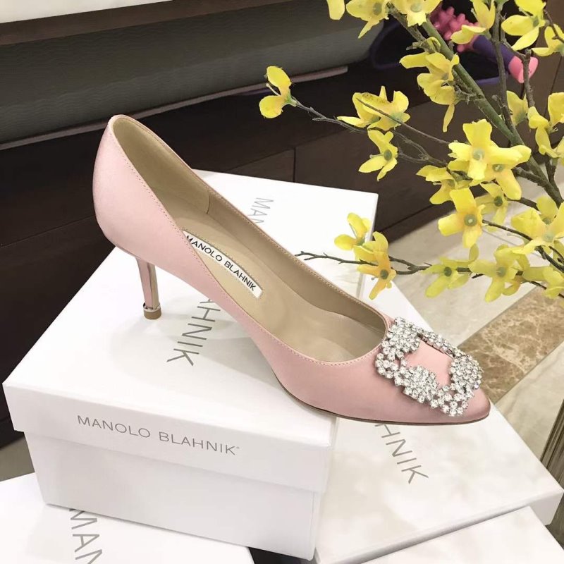 Manolo Blahnik Diamond Buckle Shoes SH010495
