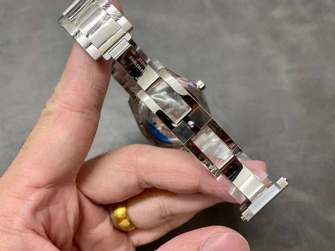 Omega Seahorse 150 Wrist Watch WAT02055