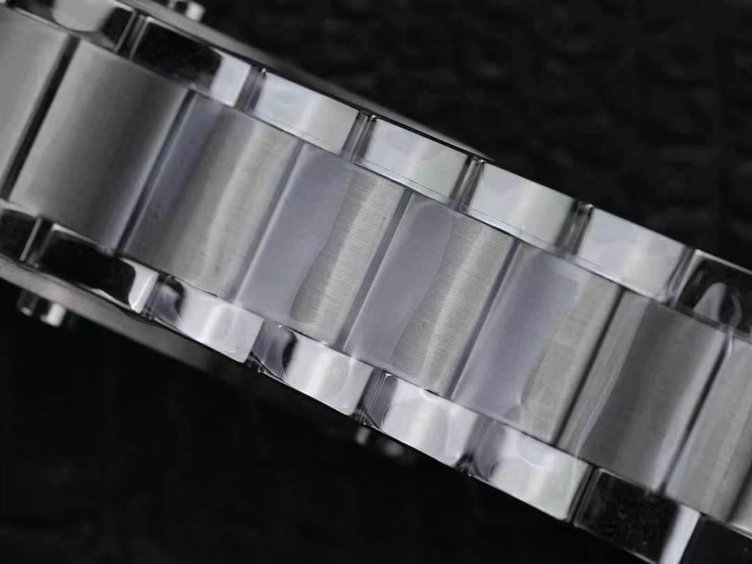 Omega Seahorse 300 Series Wrist Watch WAT02057