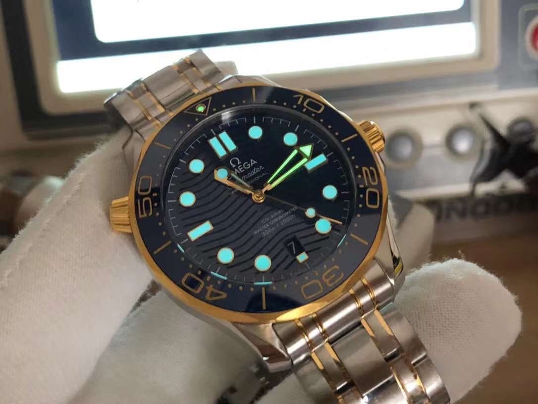 Omega Seamaster 300 Wrist Watch WAT02054