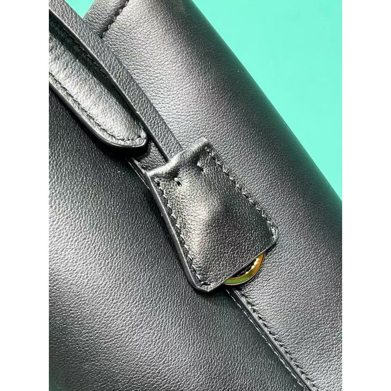 Prada Hang Bag BG0525066