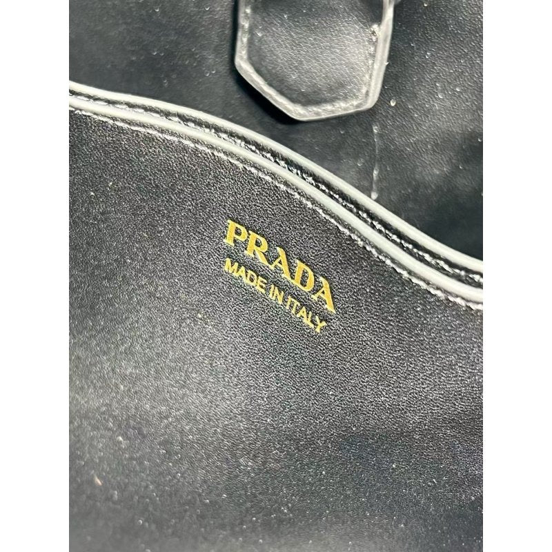 Prada Hang Bag BG0525066