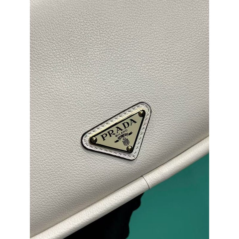 Prada Lindy Bag BG0525061