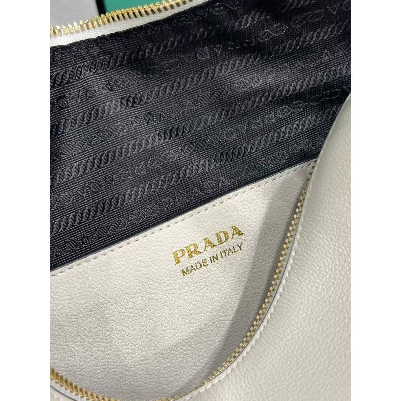 Prada Lindy Bag BG0525061