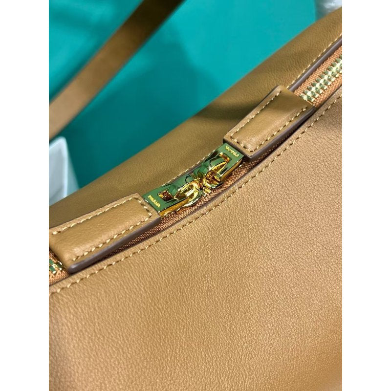 Prada Lindy Bag BG0525062