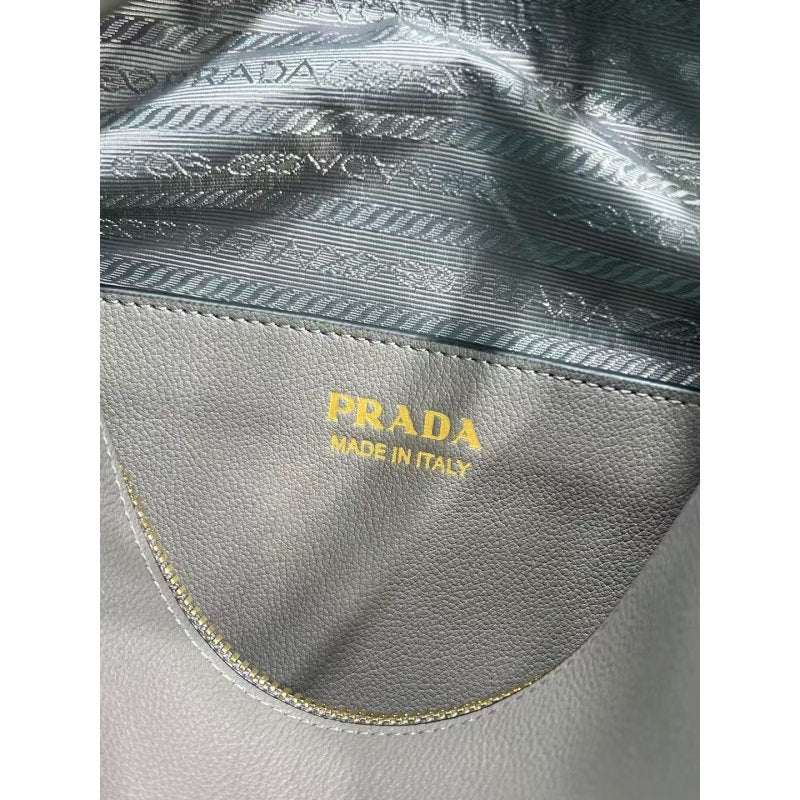 Prada Lindy Bag BG0525063