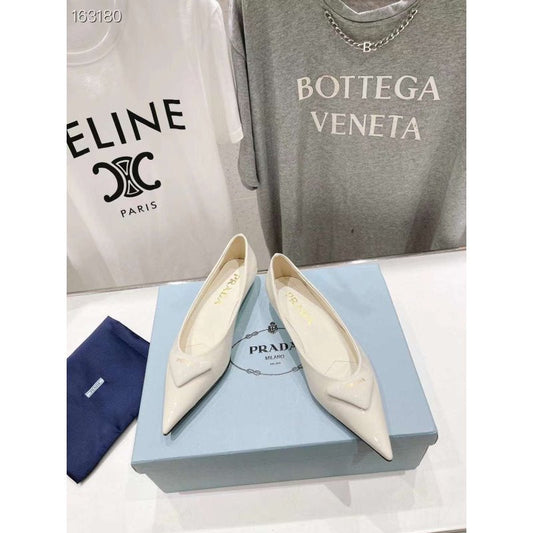 Prada Mary Jane Pointed Shoes SH010540