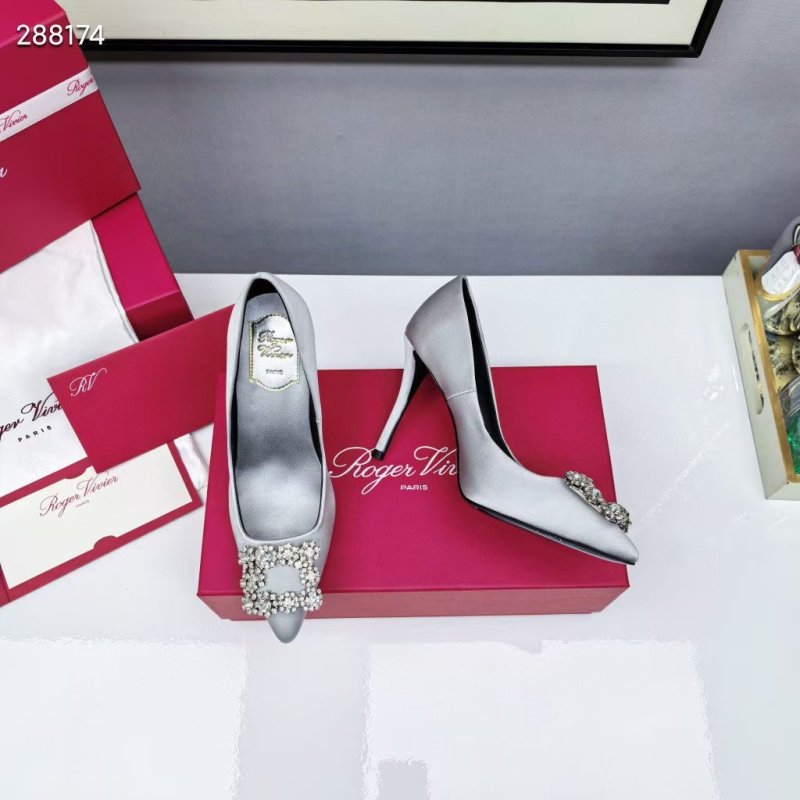 Roger Vivier Pointed Toe Shoe SH2505090